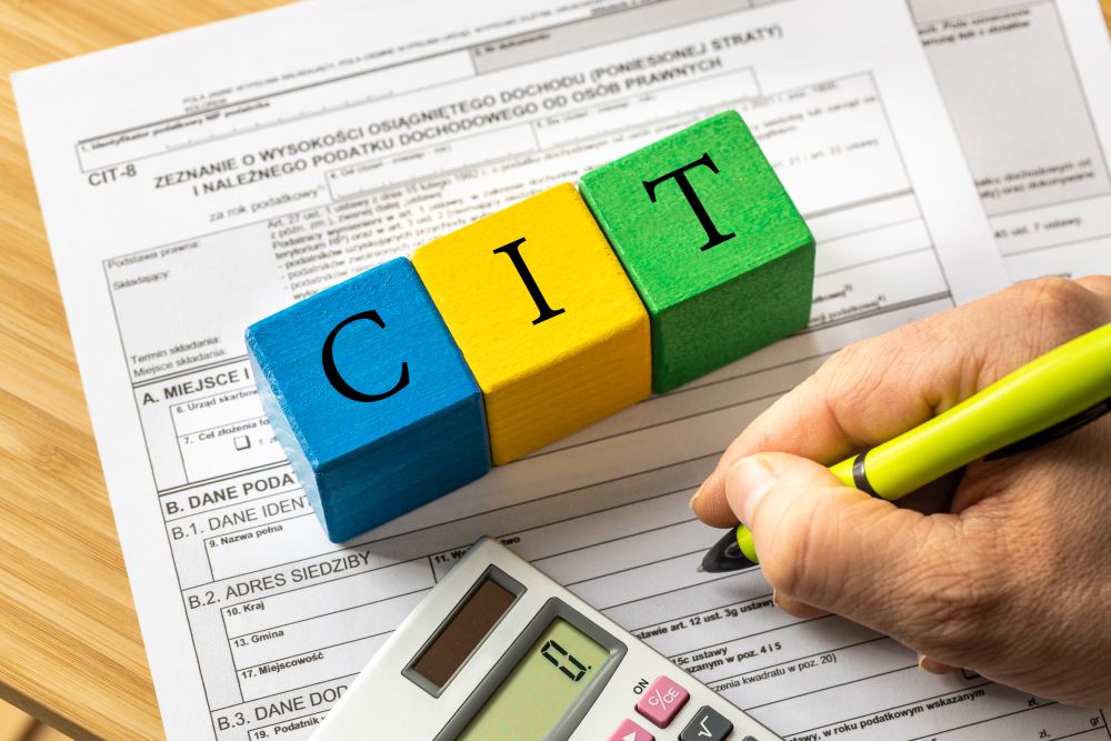 Czy spółka jawna może stracić status podatnika CIT?